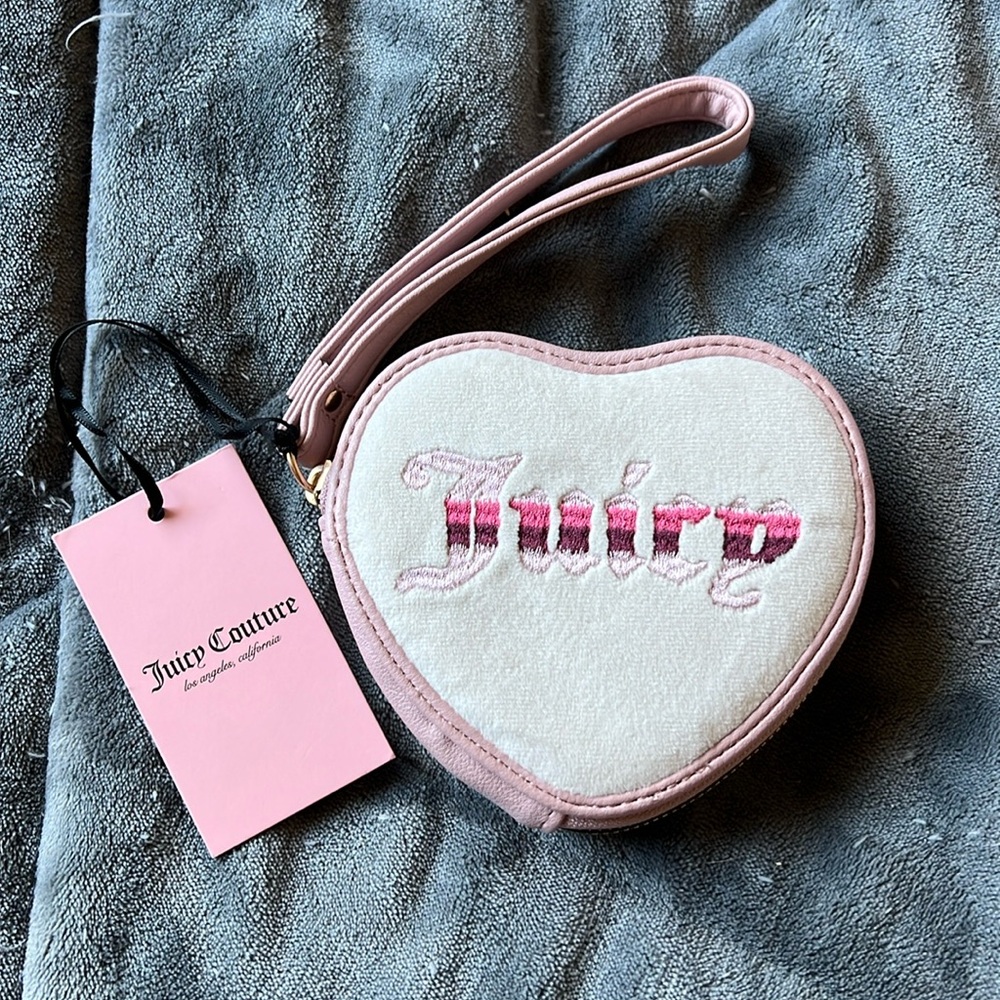Juicy Retro Vibe Heart Wristlet
